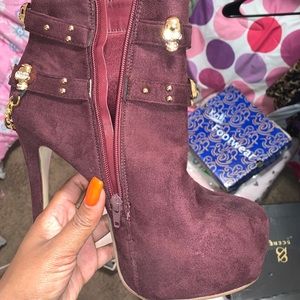 Burgundy boot
